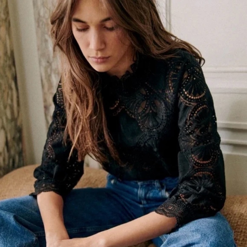 Elegant like-new Sezane Bianca small/36 Black Lace Women's Top